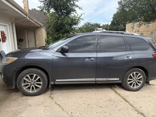 2013 Nissan Pathfinder SL