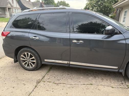 2013 Nissan Pathfinder SL