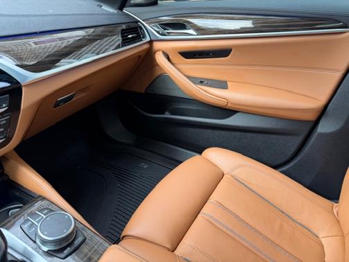 Black 2020 BMW M550 i xDrive