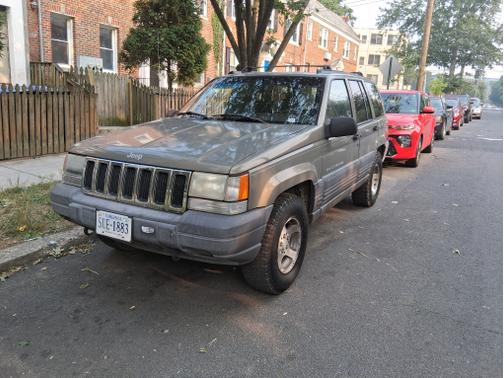 Green 1996 Jeep Grand Cherokee Laredo 4WD