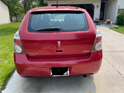 2009 Pontiac Vibe Base