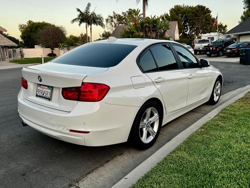 White 2015 BMW 320 i