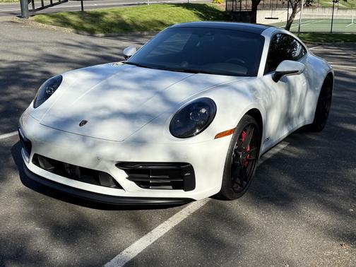 2024 Porsche 911 Carrera 4 GTS