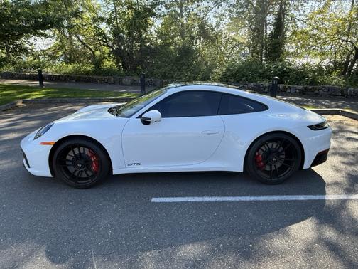 2024 Porsche 911 Carrera 4 GTS