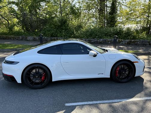 2024 Porsche 911 Carrera 4 GTS
