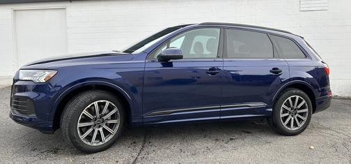 2024 Audi Q7 45 Premium Plus
