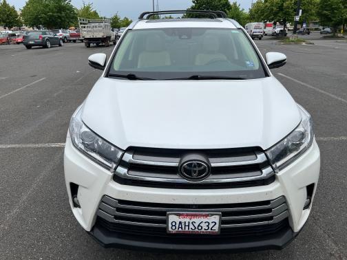 Photo 2 of 20 of 2017 Toyota Highlander Limited Platinum