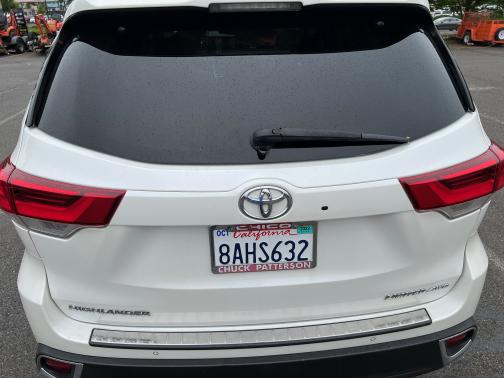 Photo 5 of 20 of 2017 Toyota Highlander Limited Platinum