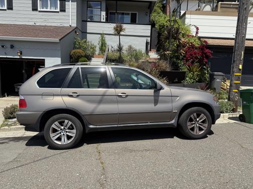 2006 BMW X5 4.4i