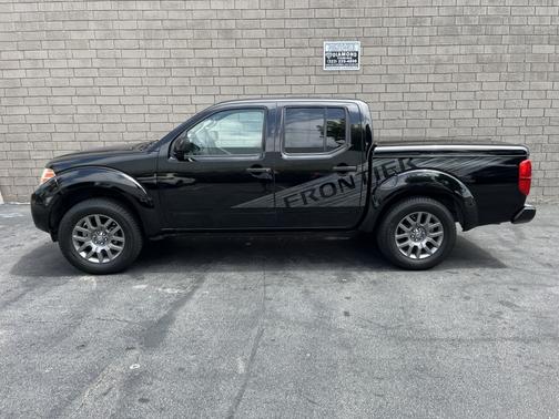 Black 2012 Nissan Frontier SV