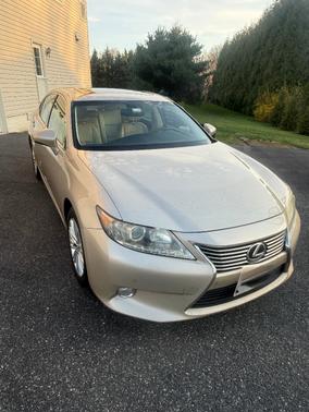 Gold 2013 Lexus ES 350 Base