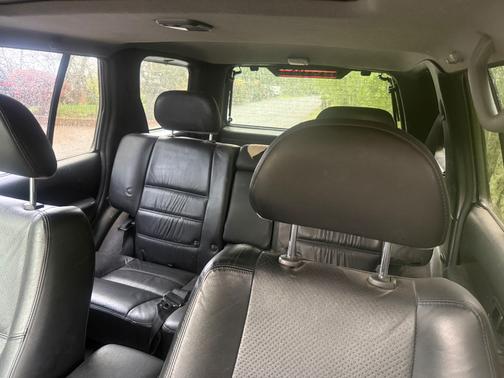 2001 Nissan Pathfinder LE