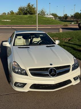 White 2012 Mercedes-Benz SL-Class SL 550