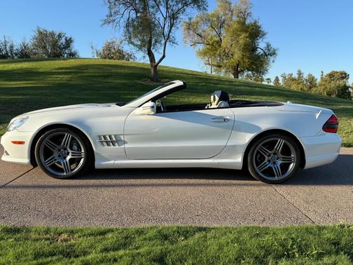 White 2012 Mercedes-Benz SL-Class SL 550