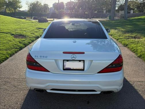 White 2012 Mercedes-Benz SL-Class SL 550