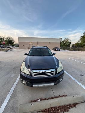 Black 2010 Subaru Outback 2.5 i Limited