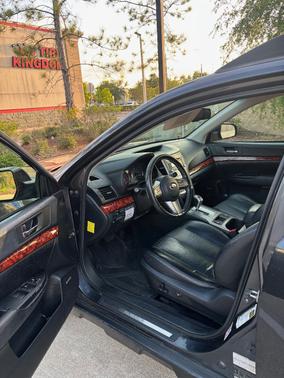 Black 2010 Subaru Outback 2.5 i Limited