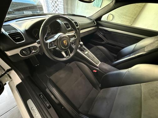 2016 Porsche Cayman Cayman GT4