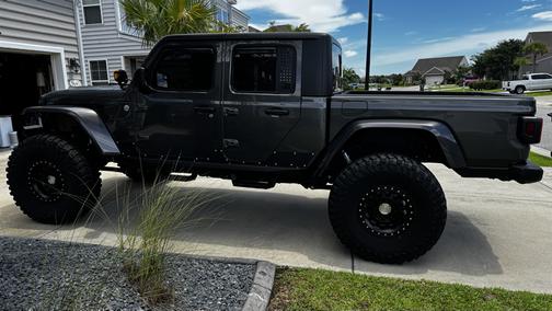 Gray 2021 Jeep Gladiator Overland
