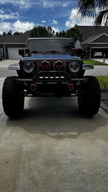 Gray 2021 Jeep Gladiator Overland