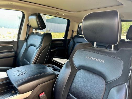 Black 2019 RAM 1500 Laramie