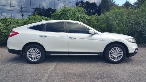 White 2015 Honda Crosstour EX