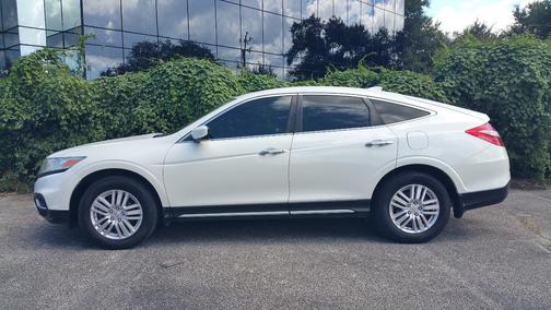 White 2015 Honda Crosstour EX