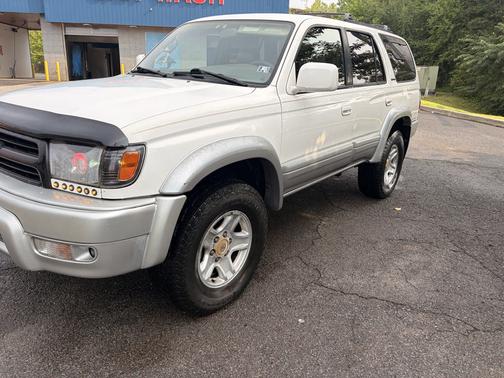 White 2000 Toyota 4Runner Limited 4WD
