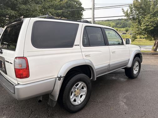 White 2000 Toyota 4Runner Limited 4WD