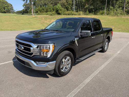 Black 2021 Ford F-150 XLT