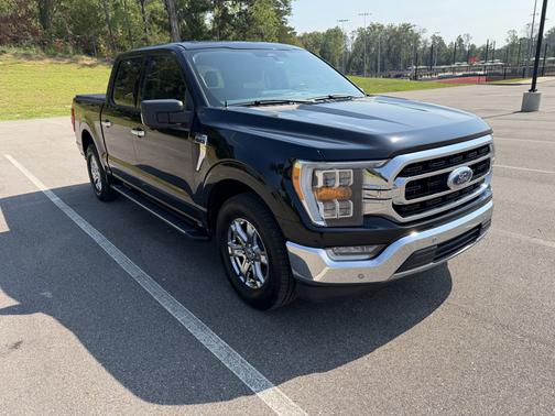 Black 2021 Ford F-150 XLT