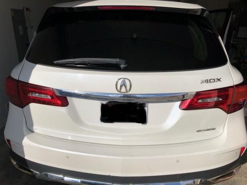 Photo 2 of 10 of 2018 Acura MDX 3.5L w/Technology Package