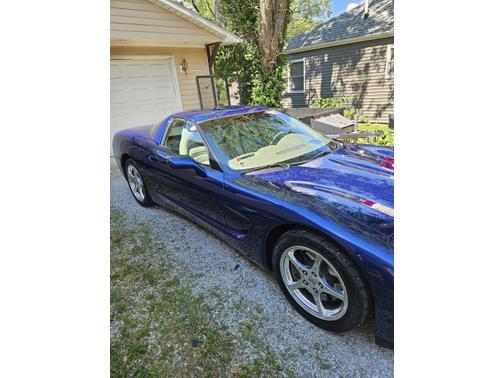 2004 Chevrolet Corvette Base