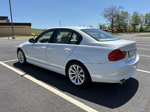 White 2011 BMW 328 i xDrive