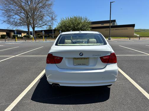 White 2011 BMW 328 i xDrive