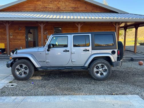 2018 Jeep Wrangler JK Unlimited Sahara