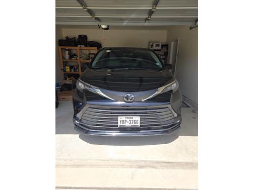 Black 2026 Toyota Sienna XLE