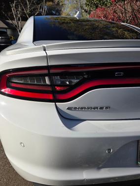 White 2015 Dodge Charger SXT