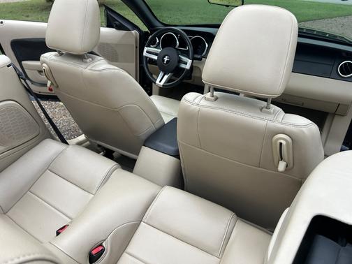 2008 Ford Mustang Base