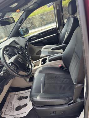 Red 2019 Dodge Grand Caravan SXT