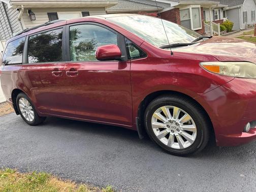 Red 2012 Toyota Sienna XLE
