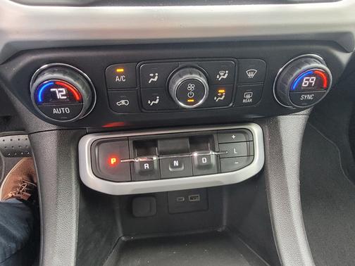 Brown 2020 GMC Acadia SLE