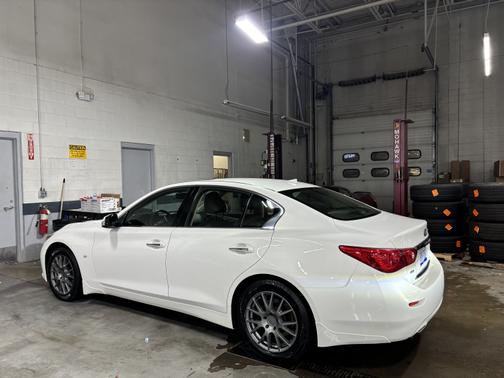 2015 INFINITI Q50 Premium