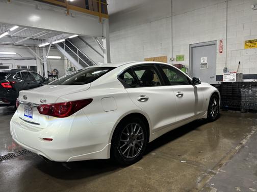 2015 INFINITI Q50 Premium