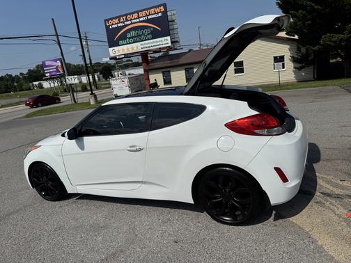 2013 Hyundai Veloster Base