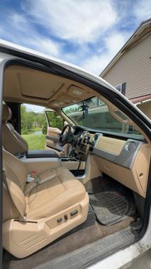 White 2011 Ford F-150 Lariat