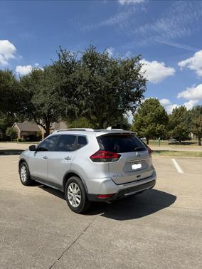 Silver 2017 Nissan Rogue SV