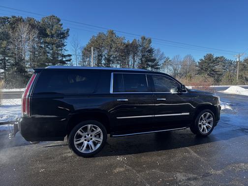 2017 Cadillac Escalade ESV Luxury