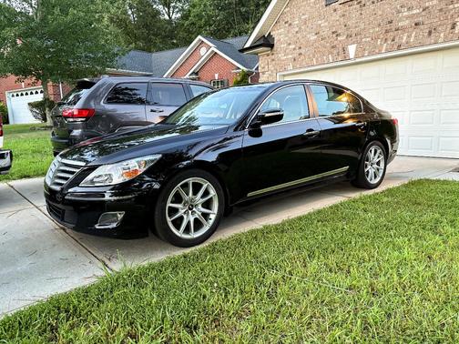 Black 2010 Hyundai Genesis 4.6