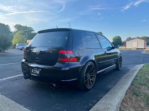 Black 2004 Volkswagen R32 Base